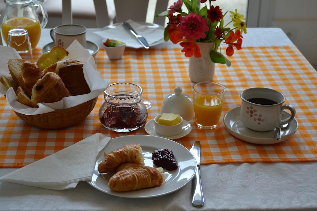 Le Moulin De Lusseau Bed & Breakfast Chef-Boutonne ภายนอก รูปภาพ