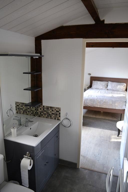 Le Moulin De Lusseau Bed & Breakfast Chef-Boutonne ภายนอก รูปภาพ