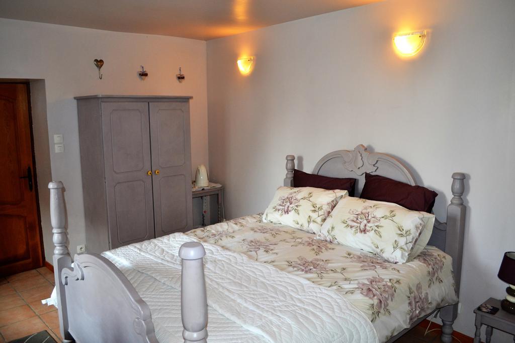 Le Moulin De Lusseau Bed & Breakfast Chef-Boutonne ภายนอก รูปภาพ